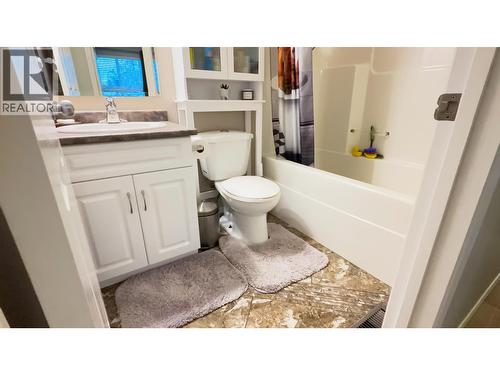 11427 98 Street, Fort St. John, BC - Indoor Photo Showing Bathroom