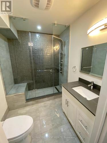 212 Weir Street N, Hamilton, ON - Indoor Photo Showing Bathroom