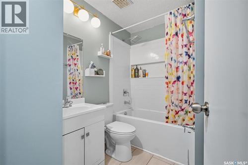 2123 20Th Street W, Saskatoon, SK - Indoor Photo Showing Bathroom
