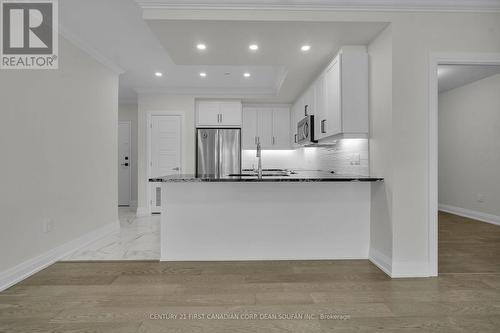 201 - 1975 Fountain Grass Drive, London South (South B), ON - Indoor Photo Showing Kitchen With Upgraded Kitchen