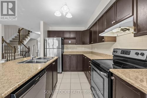 431 Haresfield Court, Ottawa, ON - Indoor Photo Showing Kitchen With Stainless Steel Kitchen With Double Sink