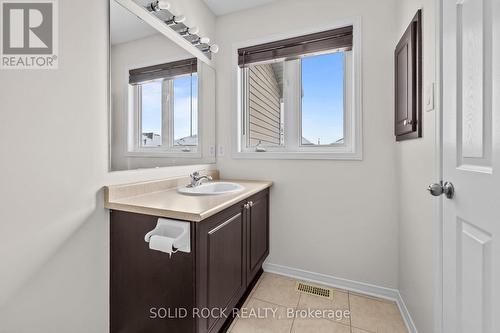 431 Haresfield Court, Ottawa, ON - Indoor Photo Showing Bathroom