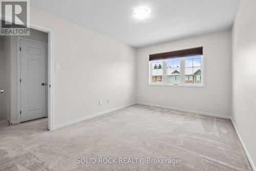 431 Haresfield Court, Ottawa, ON - Indoor Photo Showing Other Room