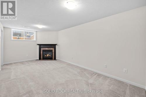 431 Haresfield Court, Ottawa, ON - Indoor With Fireplace