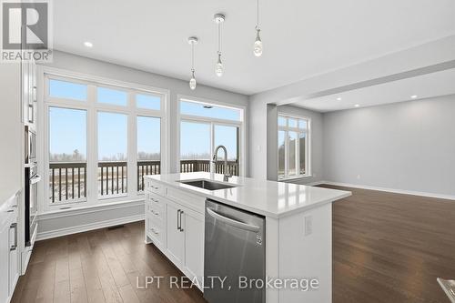 132 Bonne Renommee Avenue, Ottawa, ON - Indoor Photo Showing Kitchen With Upgraded Kitchen