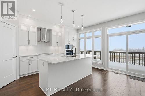 132 Bonne Renommee Avenue, Ottawa, ON - Indoor Photo Showing Kitchen With Upgraded Kitchen