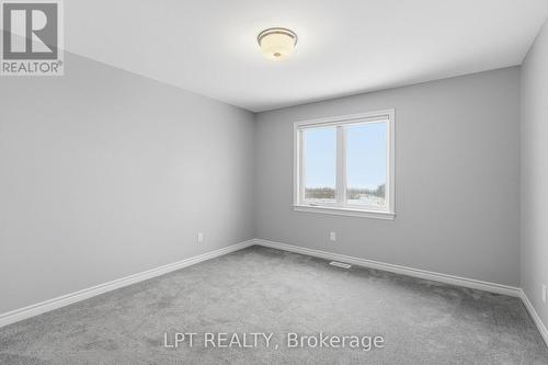 132 Bonne Renommee Avenue, Ottawa, ON - Indoor Photo Showing Other Room