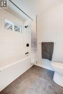 Ensuite bath - 