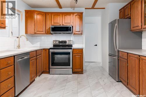 1386 Manitou Crescent, Moose Jaw, SK - Indoor Photo Showing Kitchen