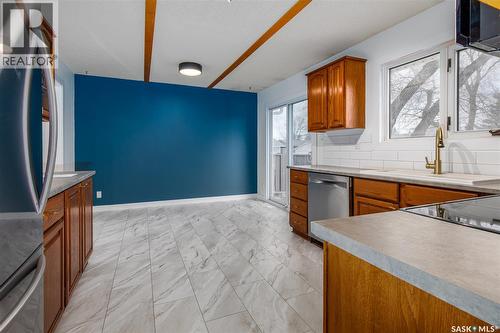 1386 Manitou Crescent, Moose Jaw, SK - Indoor Photo Showing Kitchen