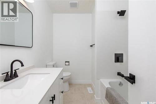 1386 Manitou Crescent, Moose Jaw, SK - Indoor Photo Showing Bathroom