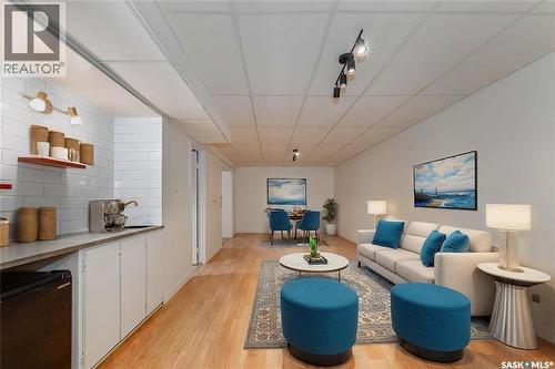 1386 Manitou Crescent, Moose Jaw, SK - Indoor Photo Showing Living Room