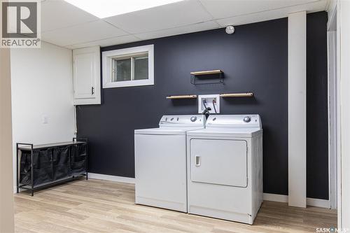 1386 Manitou Crescent, Moose Jaw, SK - Indoor Photo Showing Laundry Room
