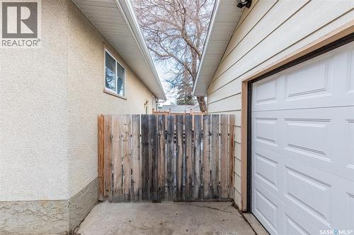 1386 Manitou Crescent, Moose Jaw, SK - Outdoor With Exterior