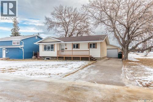 1386 Manitou Crescent, Moose Jaw, SK - Outdoor With Deck Patio Veranda