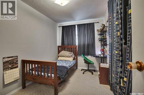 97 Mcgee Crescent, Saskatoon, SK - Indoor Photo Showing Bedroom
