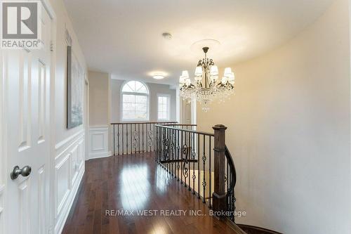 1806 Sevenoaks Drive, Mississauga, ON 