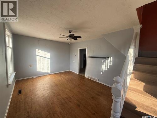 421 3Rd Avenue E, Assiniboia, SK - Indoor Photo Showing Other Room