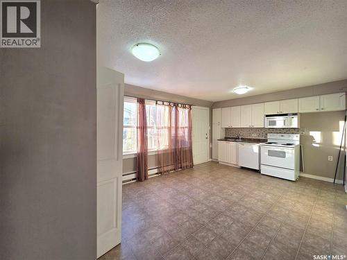 13 210 Camponi Place, Saskatoon, SK - Indoor Photo Showing Kitchen