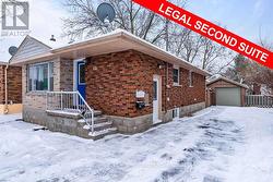 12 BOYS STREET N  Barrie, ON L4N 1Z8