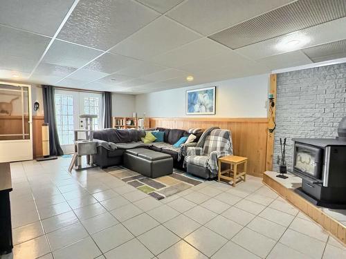 Salle familiale - 762 Rue Principale, Rémigny, QC - Indoor With Fireplace