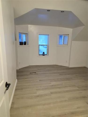 138 Inkster Blvd, Winnipeg, MB 