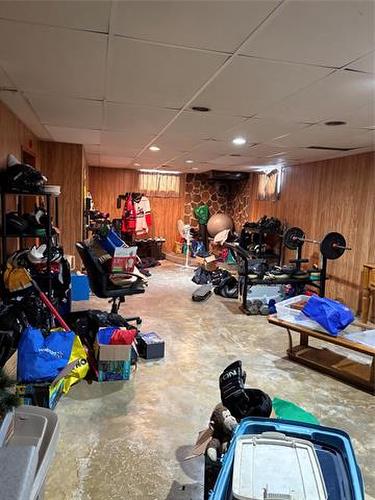 21 Parkville Dr, Winnipeg, MB 