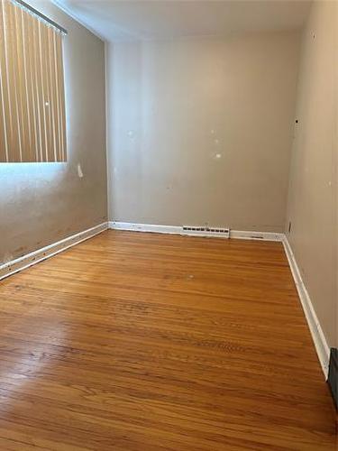 21 Parkville Dr, Winnipeg, MB 