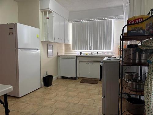 21 Parkville Dr, Winnipeg, MB 