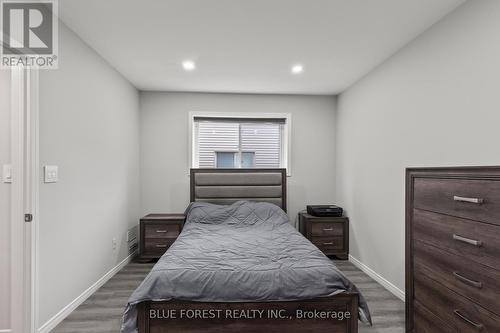 50 - 3200 Singleton Avenue, London South (South W), ON - Indoor Photo Showing Bedroom