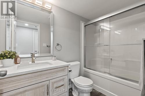 50 - 3200 Singleton Avenue, London South (South W), ON - Indoor Photo Showing Bathroom