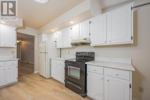 51 - 50 Fiddlers Green Road, London North (North P), ON - Indoor Photo Showing Kitchen