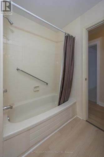51 - 50 Fiddlers Green Road, London North (North P), ON - Indoor Photo Showing Bathroom