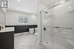 5 pc bathroom near bedrooms - 