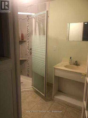 4641 Crosscreek Court, Mississauga, ON - Indoor Photo Showing Bathroom