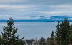303-222 Second Ave WEST Qualicum Beach, BC V9K 0A4