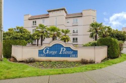 401-1085 Tillicum Rd  Esquimalt, BC V9A 7M3