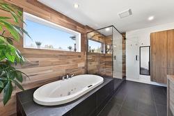 Ensuite bathroom - 