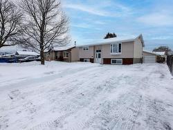 423 Westbury Crescent  Thunder Bay, ON P7C 4N6