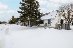 808 Manhattan AVE  Winnipeg, MB R2L 1C1