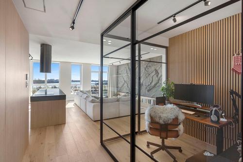 302-781 Rue de la Commune E.  Montréal (Ville-Marie), QC H2Y 4A2