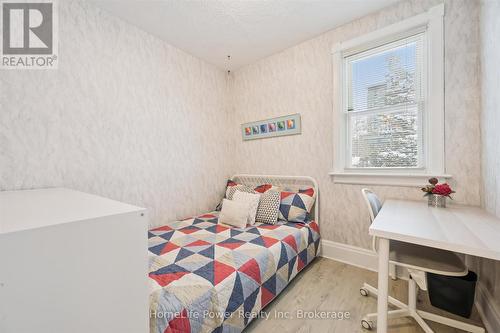 36 Linden Avenue, Kitchener, ON - Indoor Photo Showing Bedroom