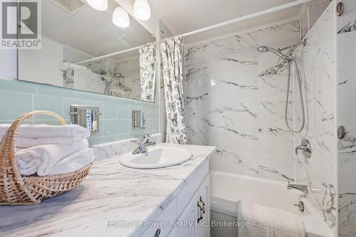 36 Linden Avenue, Kitchener, ON - Indoor Photo Showing Bathroom