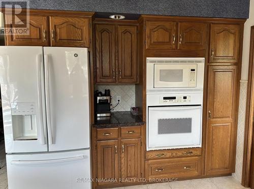 430 Gorham Road, Fort Erie (Ridgeway), ON - Indoor Photo Showing Kitchen