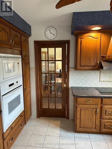 430 Gorham Road, Fort Erie (Ridgeway), ON - Indoor Photo Showing Kitchen