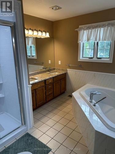 430 Gorham Road, Fort Erie (Ridgeway), ON - Indoor Photo Showing Bathroom
