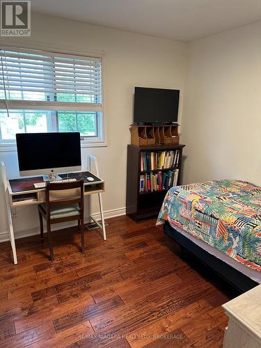 430 Gorham Road, Fort Erie (Ridgeway), ON - Indoor Photo Showing Bedroom