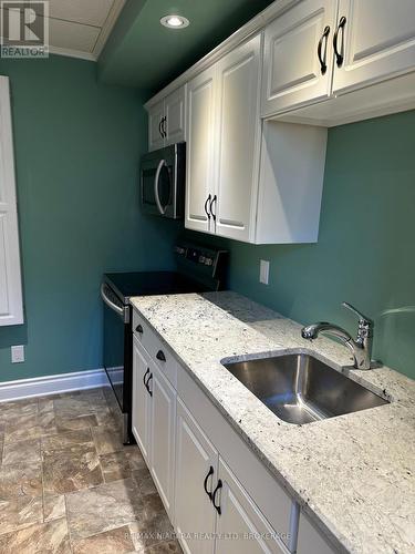 430 Gorham Road, Fort Erie (Ridgeway), ON - Indoor Photo Showing Kitchen