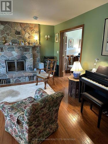 430 Gorham Road, Fort Erie (Ridgeway), ON - Indoor Photo Showing Living Room With Fireplace