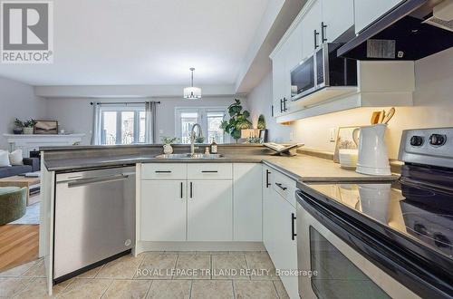 8 - 2089 Beaverbrook Avenue, London North (North M), ON - Indoor Photo Showing Kitchen